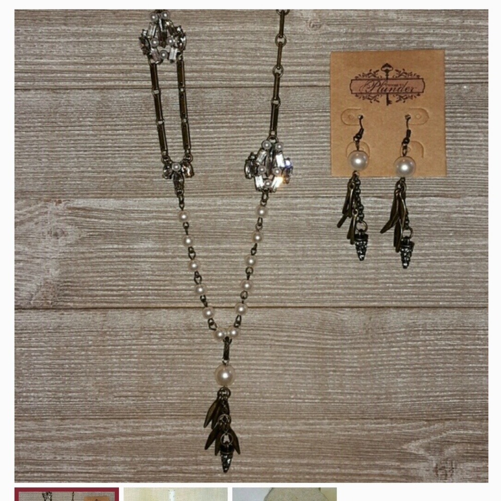 Plunder Retired Jacqueline and Jemma